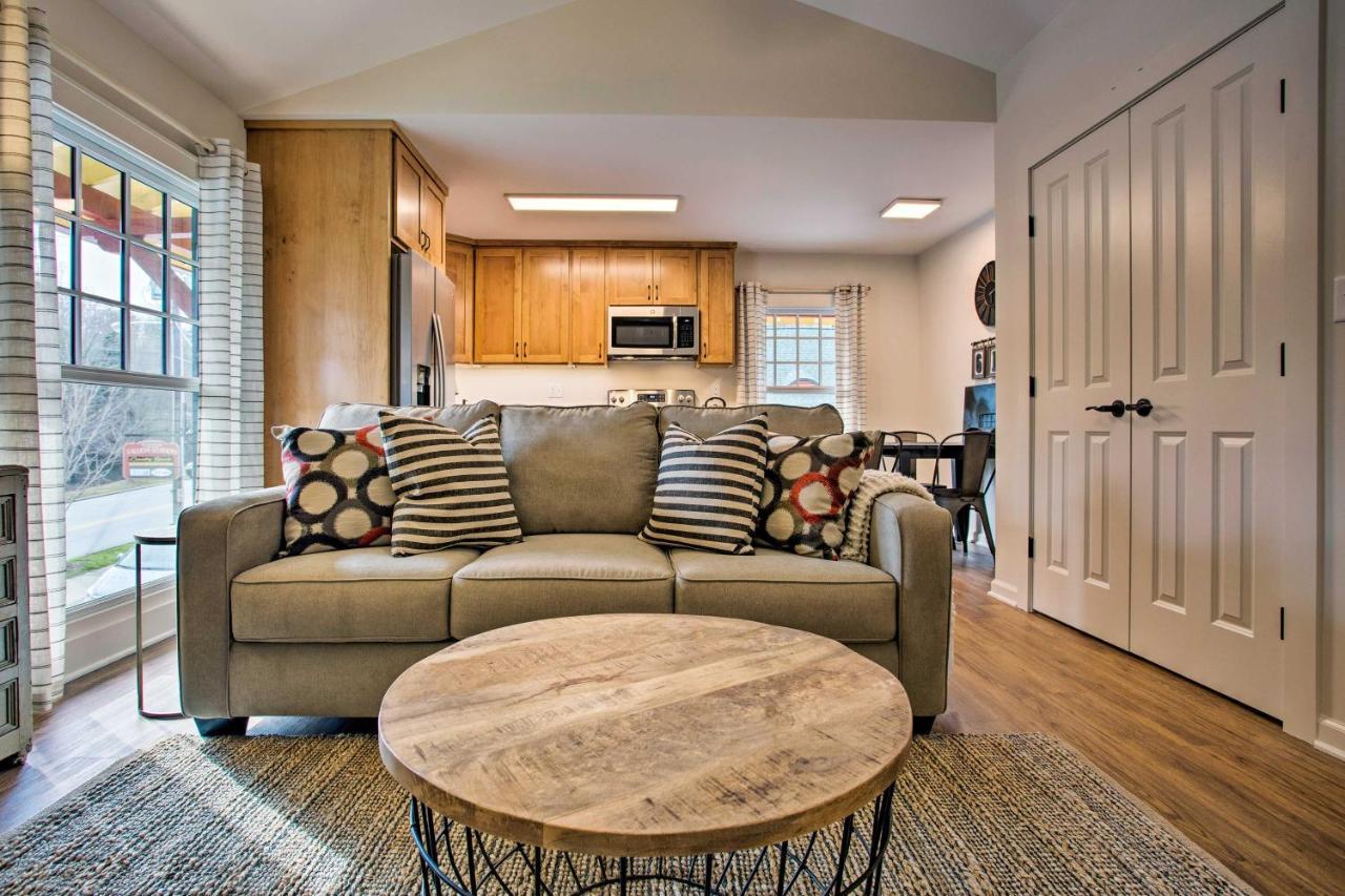 Newly Remodeled Apartment On Main Street In Saluda Exterior photo